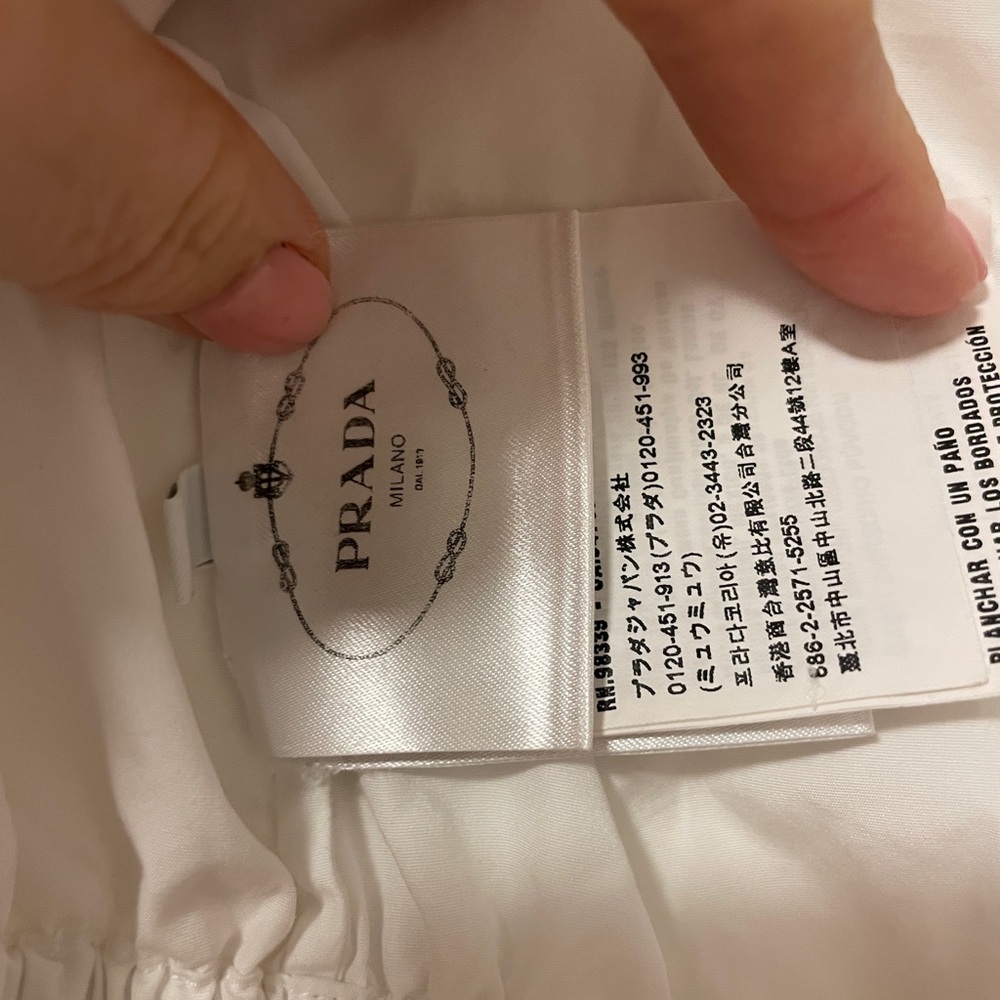 Prada White Cropped Button-Up Shirt with Logo Embroidery - Picture 3 of 7
